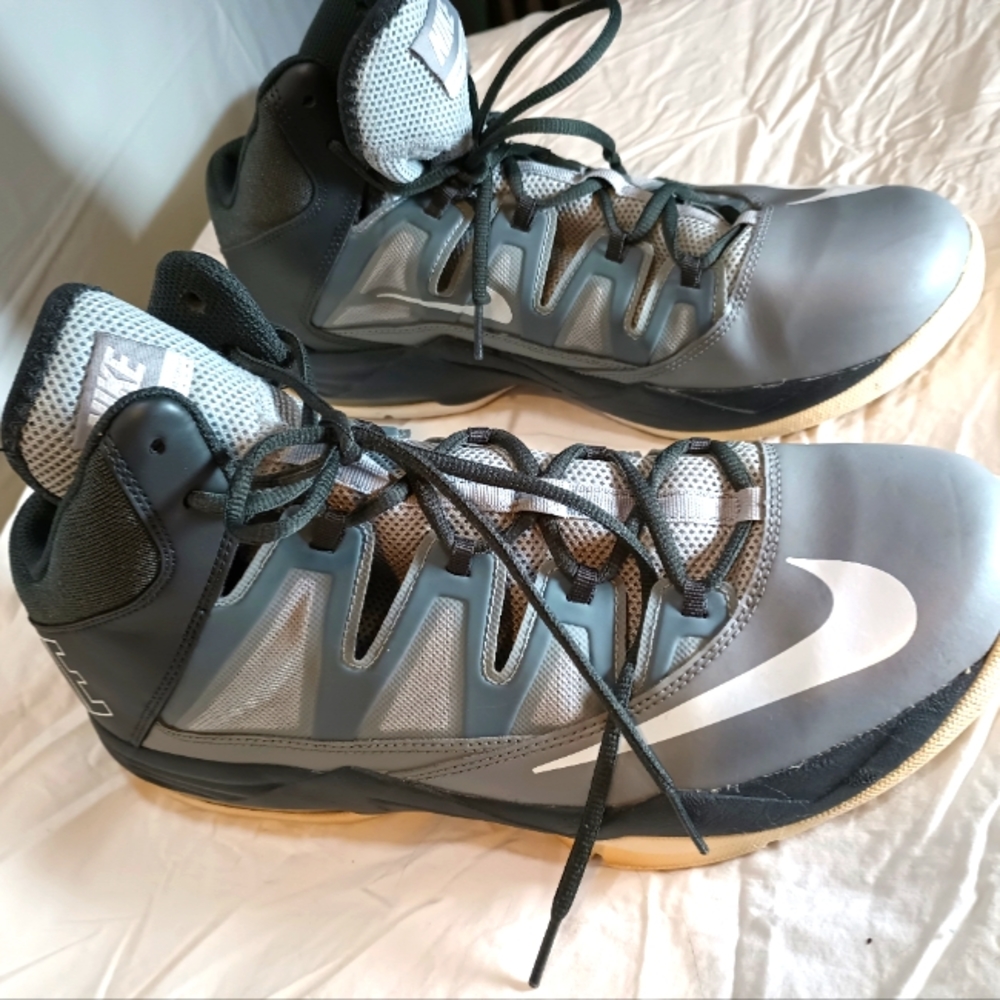 Nike Shoes Mens Air Max Stutter Step 2 Basketball Gray 599565-007 Size 13